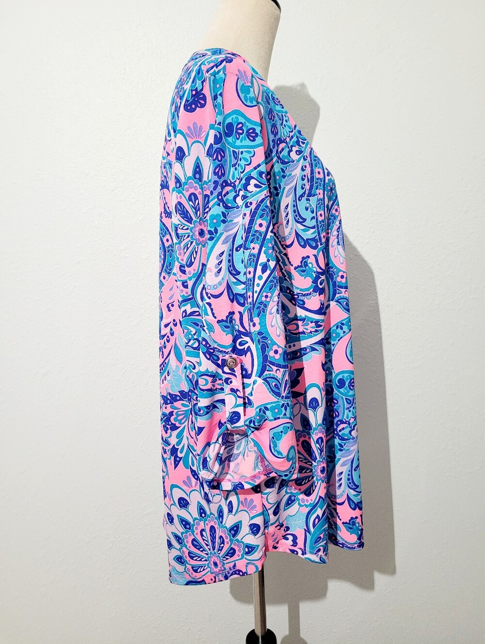 Dear Scarlett Size XL Paisley Tunic Top Pink Blue Roll Tab Sleeve Stretch Boho - Picture 4 of 13